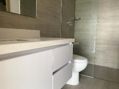Apartamento de 2 alcobas en arriendo en El Poblado, Medellín, 74 m² · foto 15 de 15