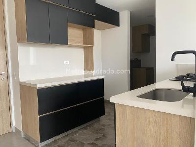 Apartamento de 2 alcobas en arriendo en El Poblado, Medellín, 74 m² · foto 5 de 15