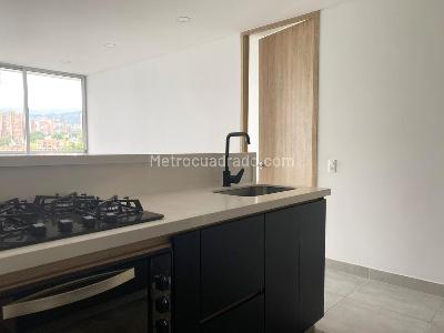 Apartamento de 2 alcobas en arriendo en El Poblado, Medellín, 74 m² · foto 7 de 15