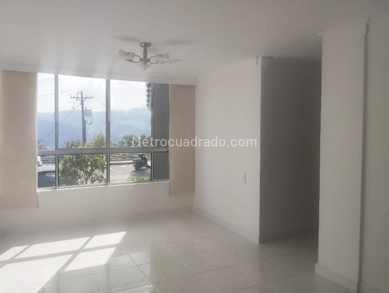 Apartamento de 3 Alcobas en El Poblado con Terraza y Piscina - 3