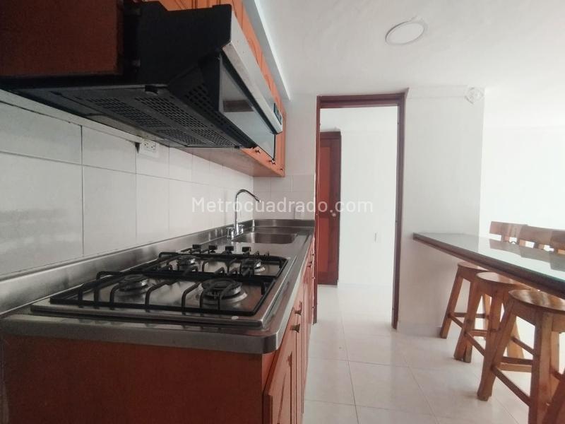 Apartamento de 3 Alcobas en El Poblado con Terraza y Piscina - 6