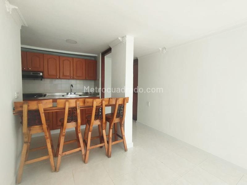 Apartamento de 3 Alcobas en El Poblado con Terraza y Piscina - 8