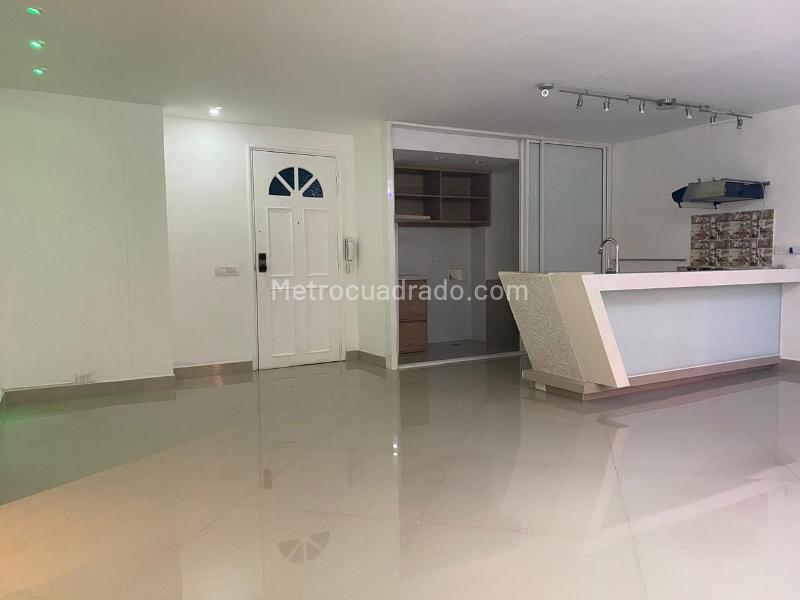 Apartamento Moderno de 2 Alcobas con Luz Natural en El Poblado - 4
