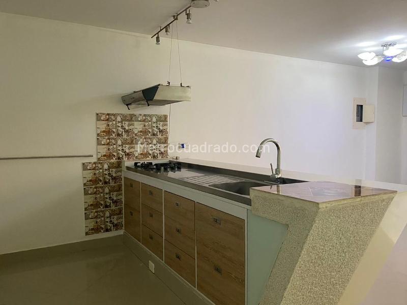 Apartamento Moderno de 2 Alcobas con Luz Natural en El Poblado - 6