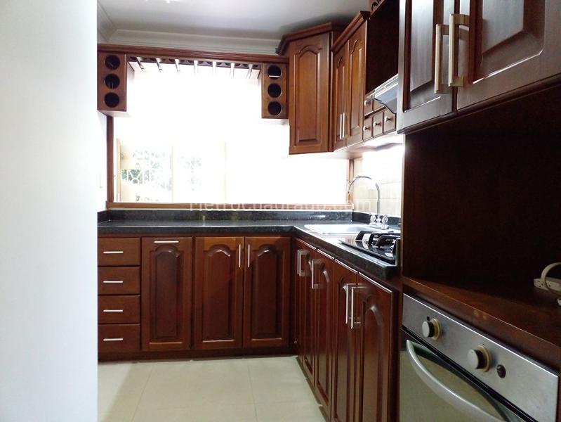 Casa de 3 Alcobas con Piscina en El Poblado - 9