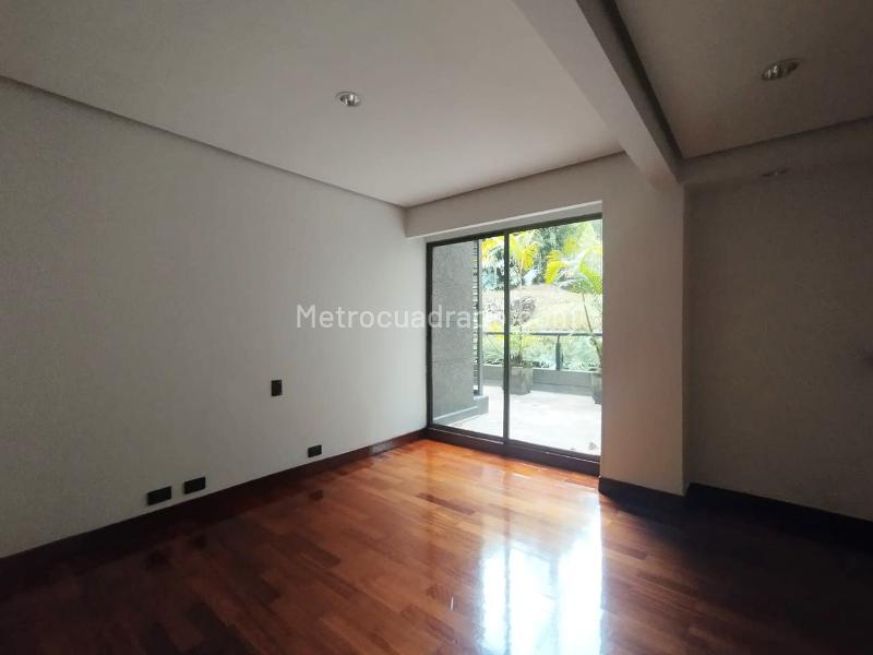 Luxurious 3BR Apartment with Jacuzzi in El Poblado - 7