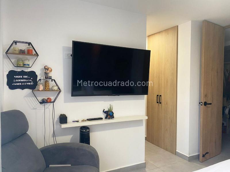Apartamento de 3 Alcobas cerca al Metro en El Poblado con Parqueadero Cubierto - 9