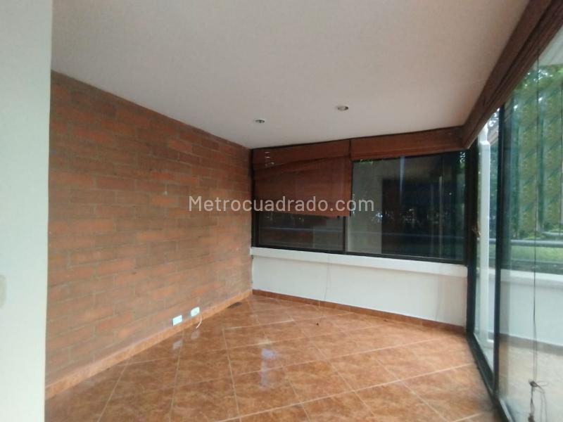 Apartamento de 3 Alcobas en El Poblado (Conjunto Cerrado) - 8