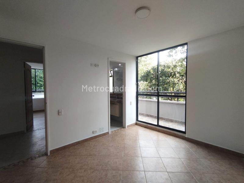 Apartamento de 3 Alcobas en El Poblado (Conjunto Cerrado) - 9