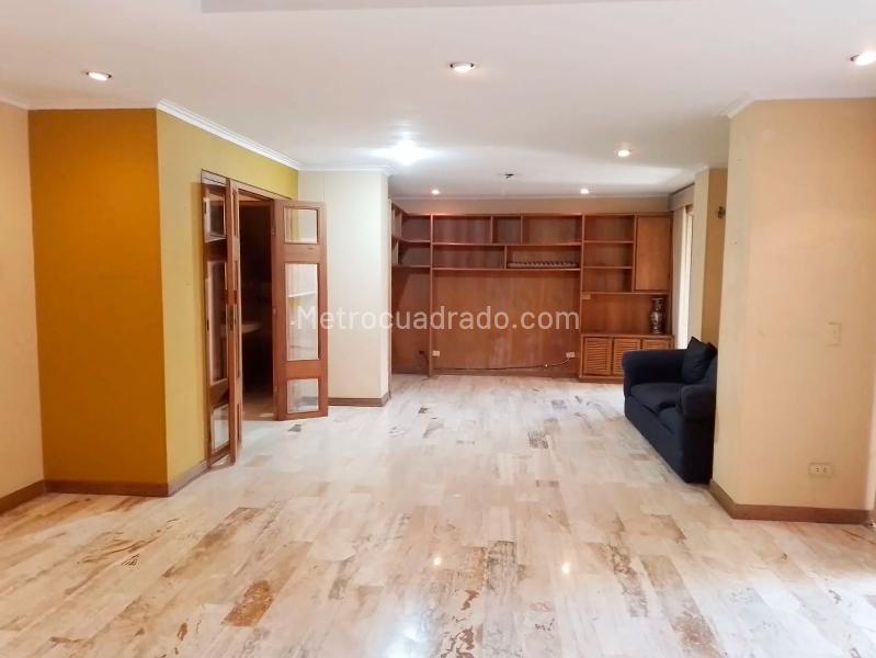 Spacious 3BR Apartment in El Poblado - 3