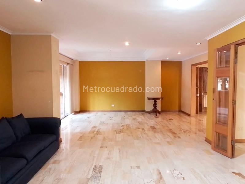 Spacious 3BR Apartment in El Poblado - 4