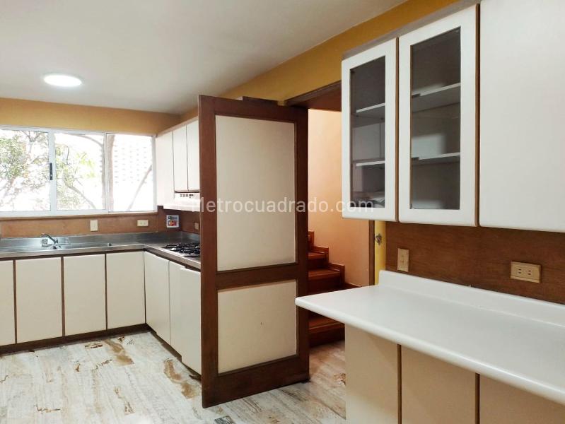 Spacious 3BR Apartment in El Poblado - 7