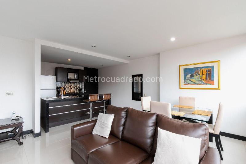 Furnished 2BR Apartment Near Shopping in El Poblado - 2