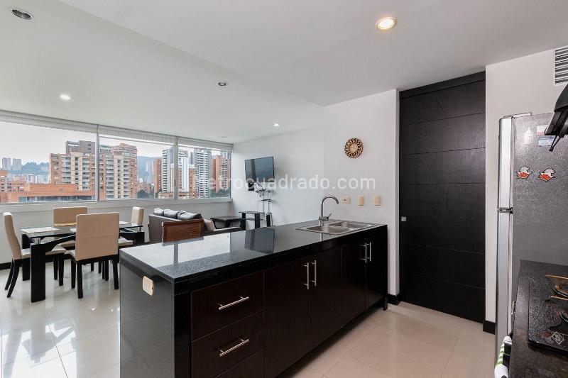 Furnished 2BR Apartment Near Shopping in El Poblado - 4