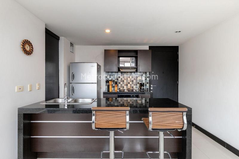 Furnished 2BR Apartment Near Shopping in El Poblado - 6