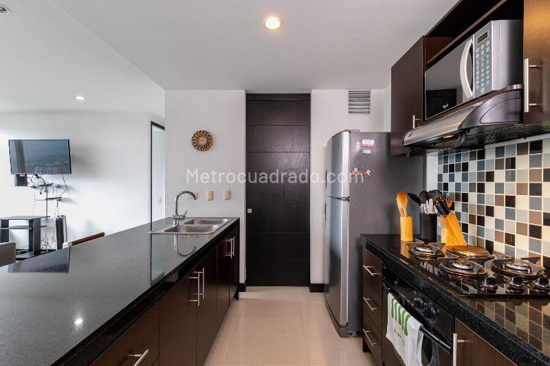 Furnished 2BR Apartment Near Shopping in El Poblado - 7