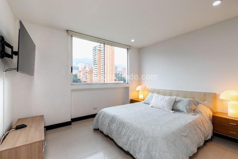 Furnished 2BR Apartment Near Shopping in El Poblado - 8