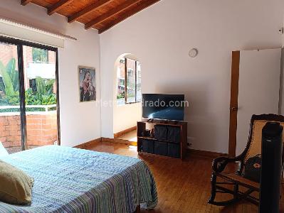 Casa de 3 alcobas en venta en El Poblado, Medellín, 249 m² · foto 10 de 20