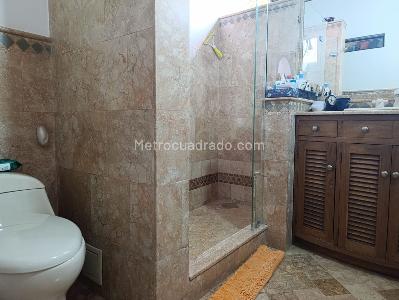 Casa de 3 alcobas en venta en El Poblado, Medellín, 249 m² · foto 17 de 20