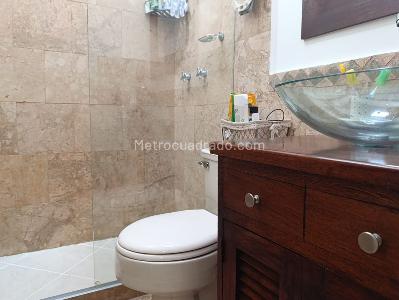 Casa de 3 alcobas en venta en El Poblado, Medellín, 249 m² · foto 19 de 20