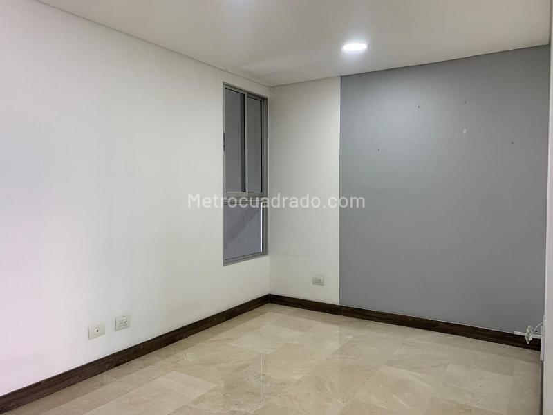 Modern 3BR Apartment with High-End Amenities in El Poblado - 8