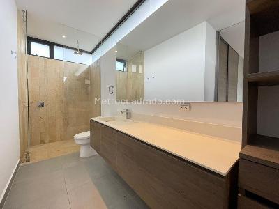 Apartamento de 2 alcobas en arriendo en San Lucas, Medellín, 130 m² · foto 9 de 11