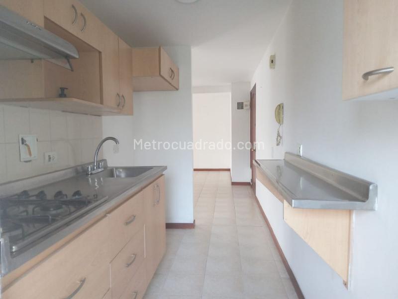 Elegant 2BR Apartment with Pool in El Poblado - 3