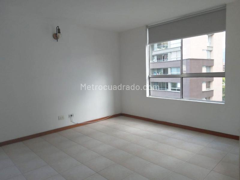 Elegant 2BR Apartment with Pool in El Poblado - 8