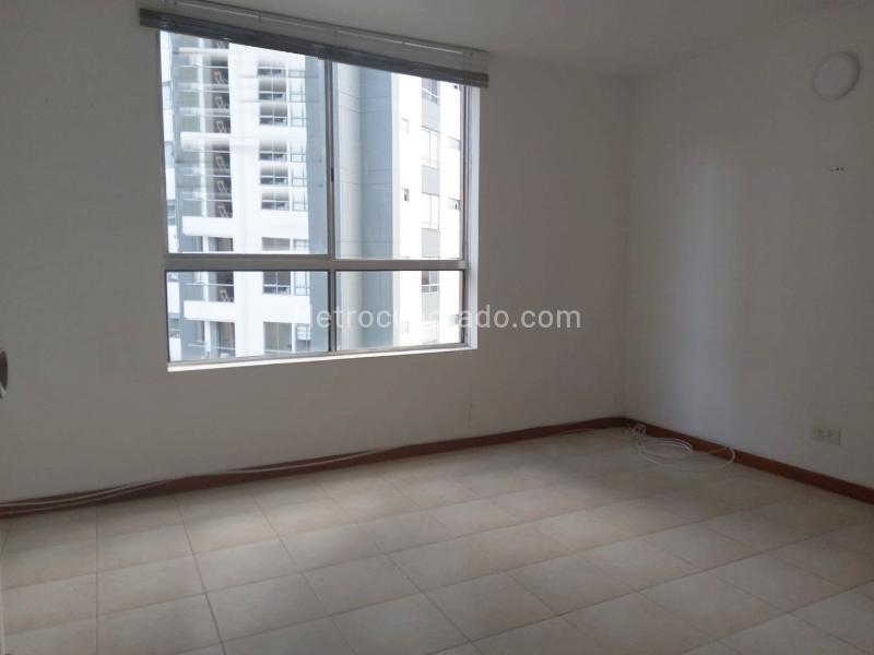 Elegant 2BR Apartment with Pool in El Poblado - 9