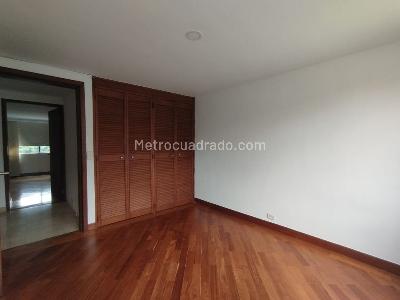 Apartamento de 3 alcobas en arriendo en Las Lomas, Medellín, 134 m² · foto 13 de 15
