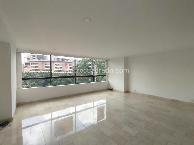 Apartamento de 3 alcobas en arriendo en Las Lomas, Medellín, 134 m² · foto 2 de 15