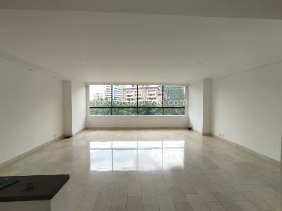 Apartamento de 3 alcobas en arriendo en Las Lomas, Medellín, 134 m² · foto 3 de 15