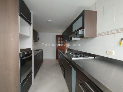 Apartamento de 3 alcobas en arriendo en Las Lomas, Medellín, 134 m² · foto 7 de 15