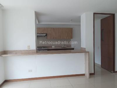 Apartamento de 2 alcobas en arriendo en Villa Carlota, Medellín, 80 m² · foto 2 de 14
