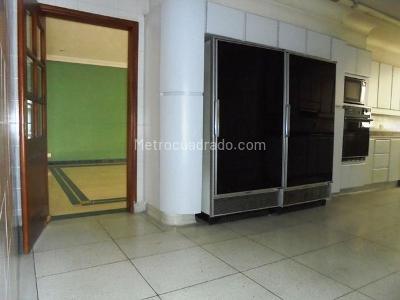Apartamento de 4 alcobas en venta en El Poblado, Medellín, 452 m² · foto 5 de 20