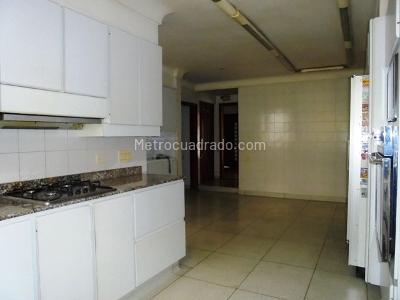 Apartamento de 4 alcobas en venta en El Poblado, Medellín, 452 m² · foto 9 de 20