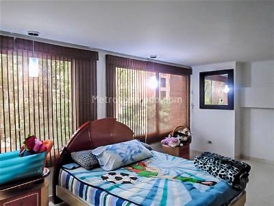 Apartamento de 4 alcobas en venta en El Poblado, Medellín, 247 m² · foto 13 de 20