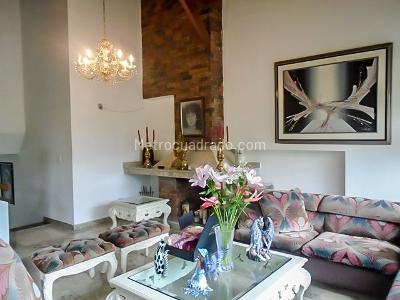 Apartamento de 4 alcobas en venta en El Poblado, Medellín, 247 m² · foto 3 de 20