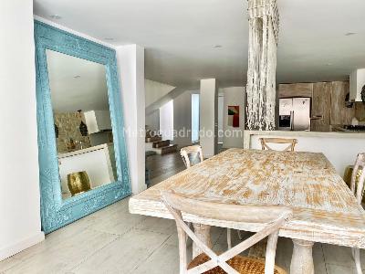 Casa de 5 alcobas en venta en El Poblado, Medellín, 385 m² · foto 3 de 17