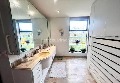 Apartamento de 4 alcobas en venta en El Poblado, Medellín, 332 m² · foto 13 de 13