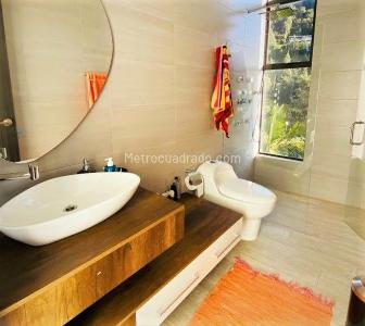 Casa de 4 alcobas en venta en Envigado, Envigado, 700 m² · foto 15 de 16