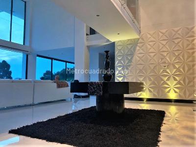 Casa de 4 alcobas en venta en Envigado, Envigado, 700 m² · foto 3 de 16