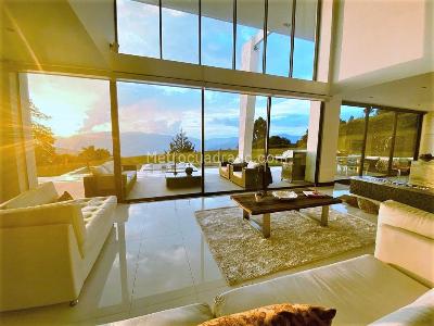 Casa de 4 alcobas en venta en Envigado, Envigado, 700 m² · foto 5 de 16
