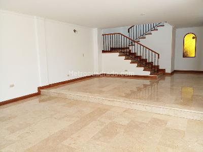 Casa de 4 alcobas en venta en El Poblado, Medellín, 400 m² · foto 2 de 20