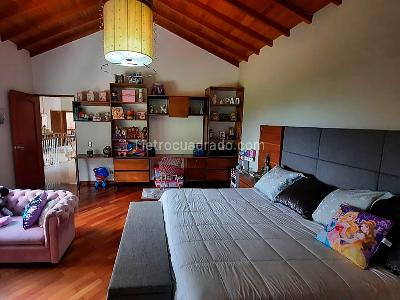 Casa de 4 alcobas en venta en El Poblado, Medellín, 372 m² · foto 14 de 20