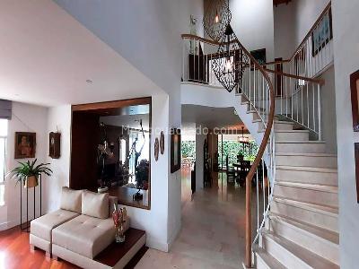 Casa de 4 alcobas en venta en El Poblado, Medellín, 372 m² · foto 3 de 20