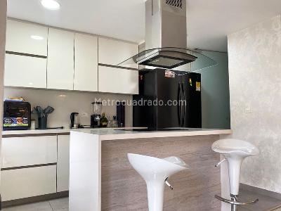 Apartamento de 3 alcobas en venta en Castropol, Medellín, 168 m² · foto 8 de 20