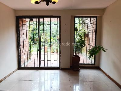 Casa de 3 alcobas en venta en El Poblado, Medellín, 220 m² · foto 4 de 20