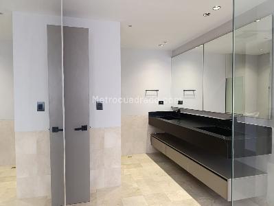 Apartamento en venta en El Poblado, Medellín · foto 18 de 20