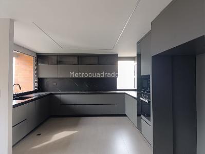 Apartamento en venta en El Poblado, Medellín · foto 6 de 20